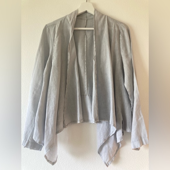 Lightweight Linen Blazer - Picture 2 of 15